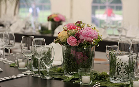 Tischdekoration mit Blumen Tischdekoration